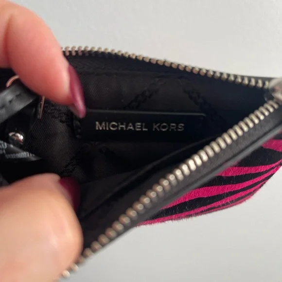 Michael Kors Zebra Print Wallet Like New - Picture 6 of 8